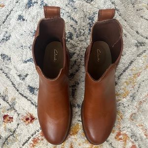 Clarks Clarkdale Arlo Size 8 Color Tan Boots Wide Fit